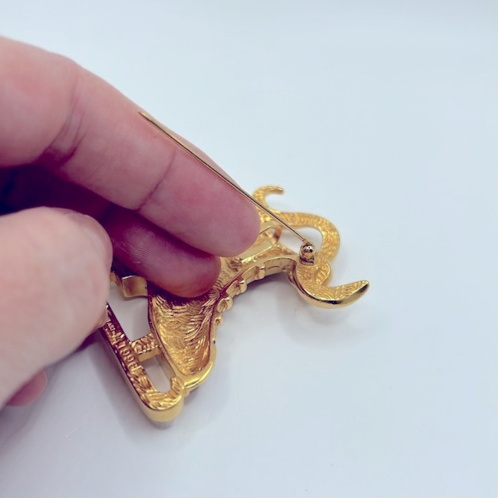 Vintage 1996 Trifari Signed Large Enamel Ice Skate Brooch Pendant - Picture 7 of 9